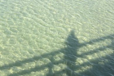 Meerwasser mit Schatten