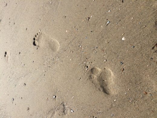 Fußspuren im Sand